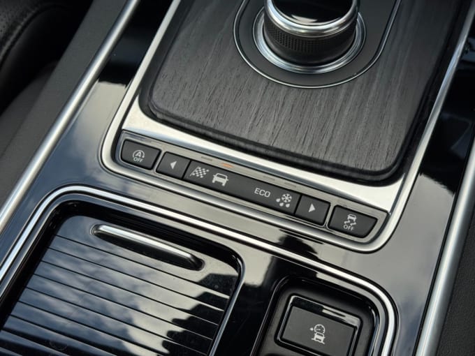 2025 Jaguar Xf