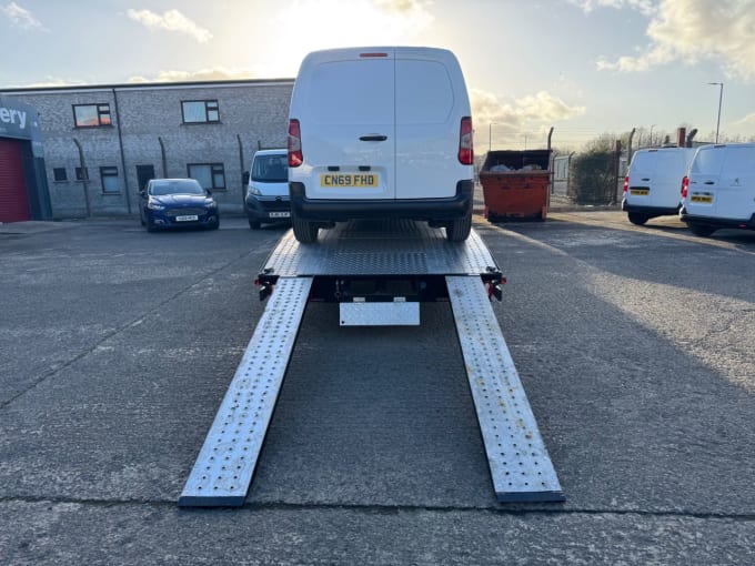 2025 Mercedes-benz Sprinter