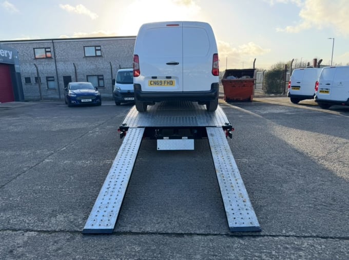 2025 Mercedes-benz Sprinter