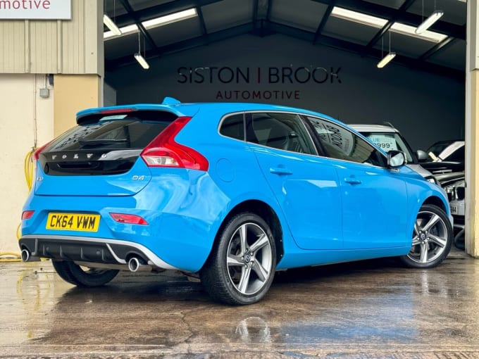 2024 Volvo V40