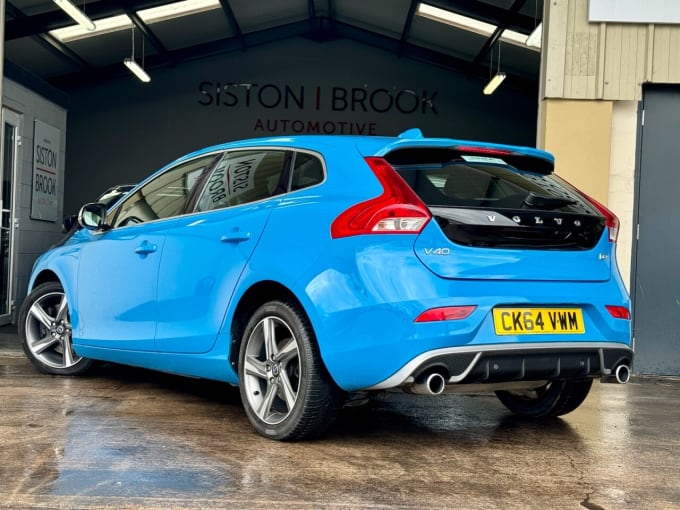 2024 Volvo V40