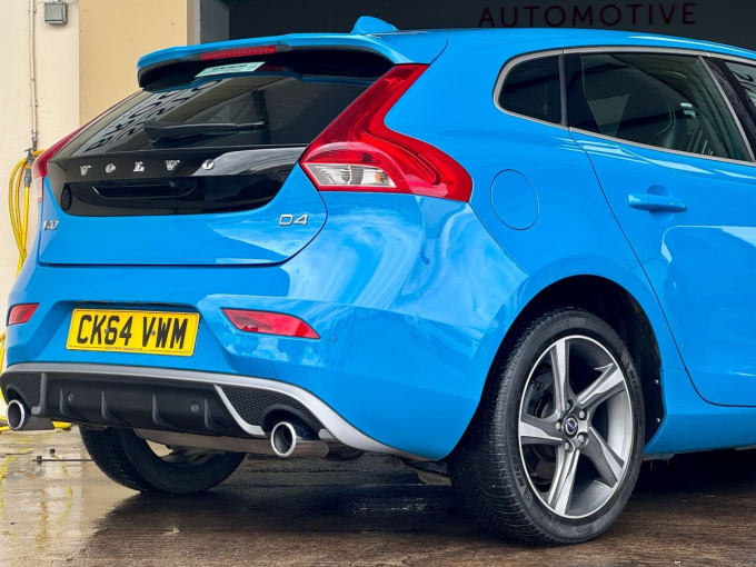 2024 Volvo V40