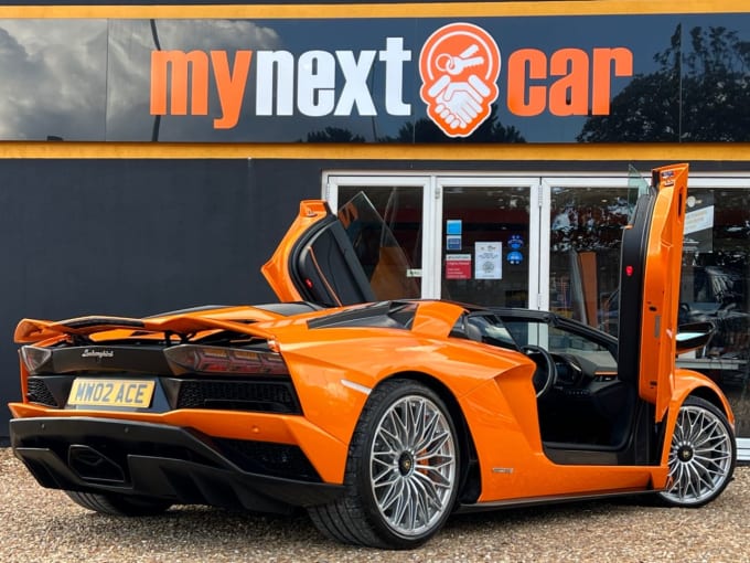 2025 Lamborghini Aventador S