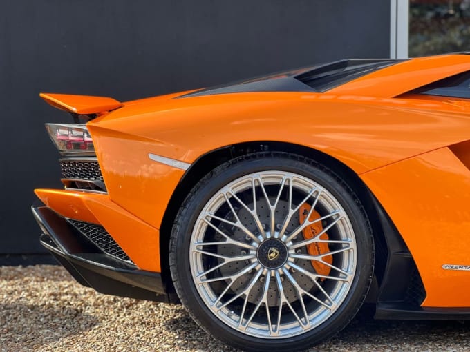 2025 Lamborghini Aventador S
