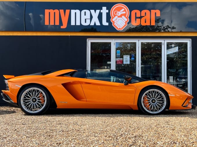 2025 Lamborghini Aventador S