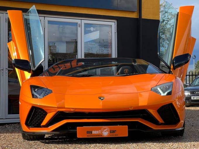 2025 Lamborghini Aventador S