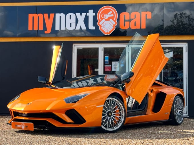 2025 Lamborghini Aventador S
