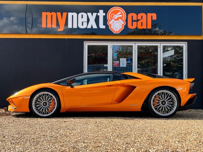 2025 Lamborghini Aventador S