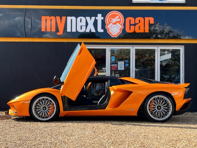 2025 Lamborghini Aventador S