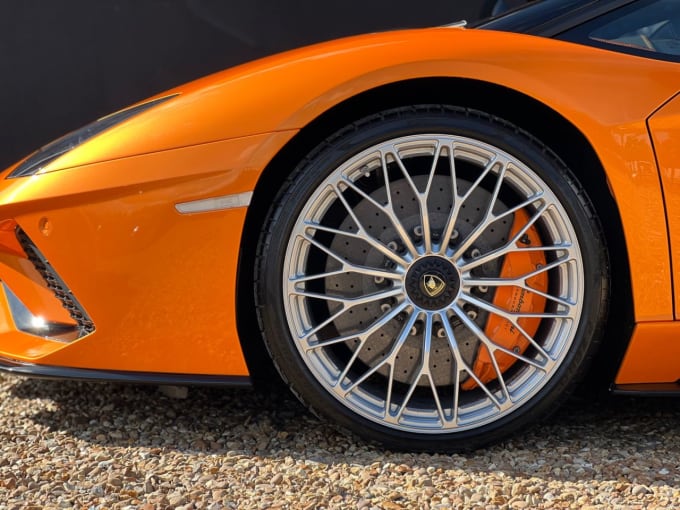 2025 Lamborghini Aventador S
