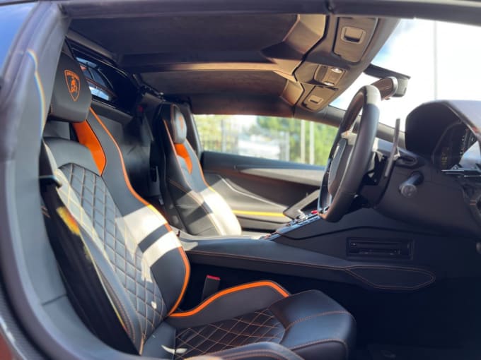 2025 Lamborghini Aventador S