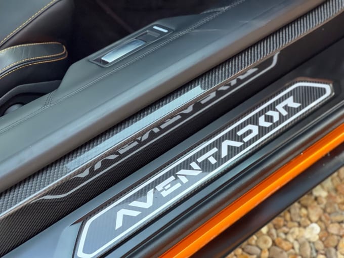 2025 Lamborghini Aventador S