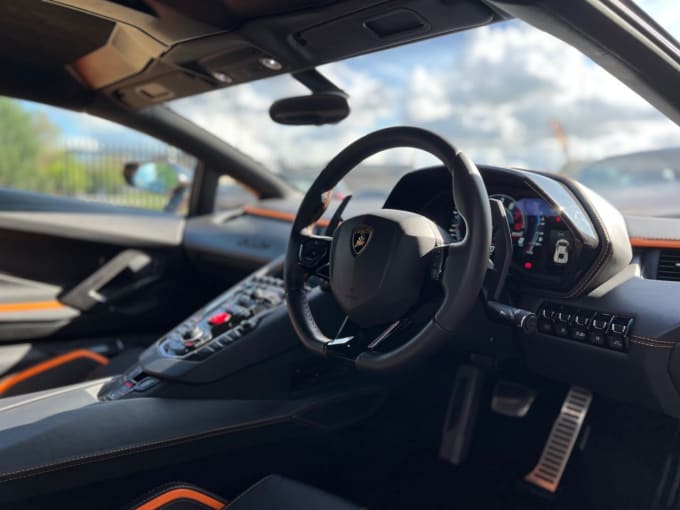 2025 Lamborghini Aventador S