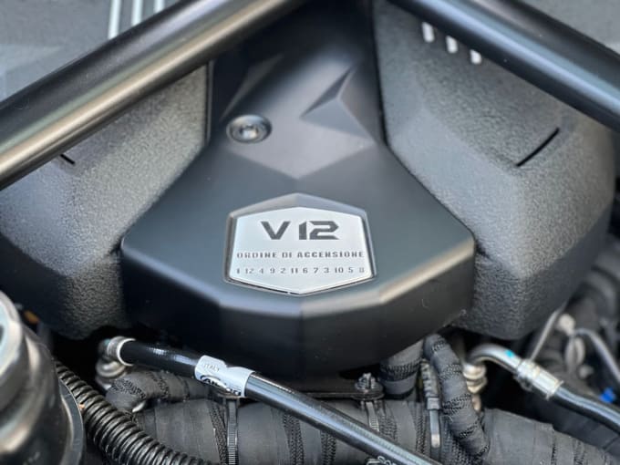 2025 Lamborghini Aventador S
