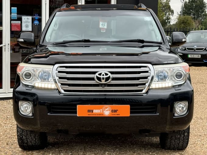 2024 Toyota Land Cruiser V8