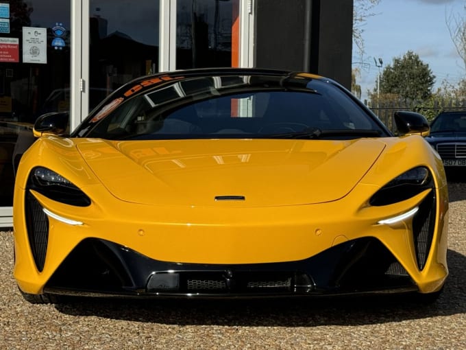 2025 Mclaren Artura