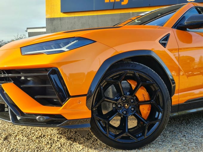 2025 Lamborghini Urus