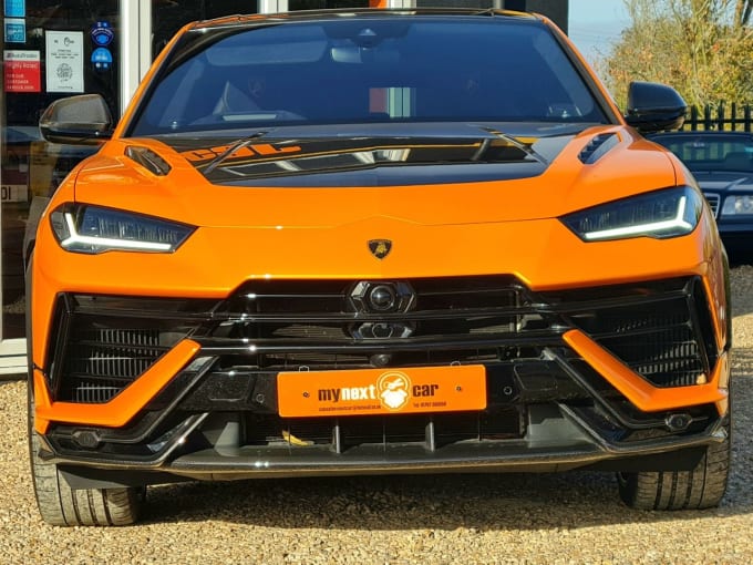 2025 Lamborghini Urus