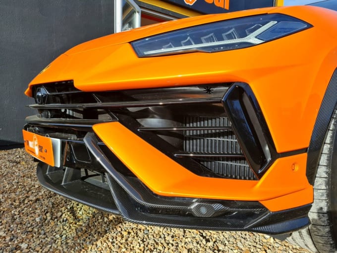 2025 Lamborghini Urus