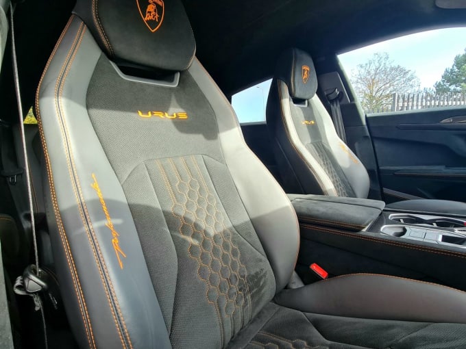 2025 Lamborghini Urus