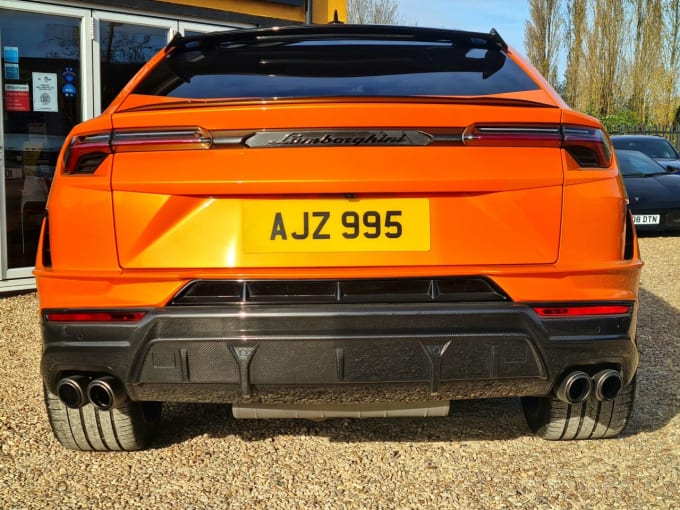 2025 Lamborghini Urus