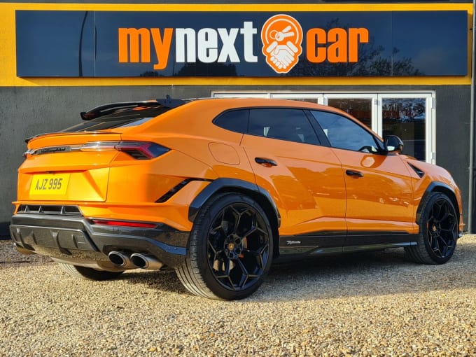 2025 Lamborghini Urus