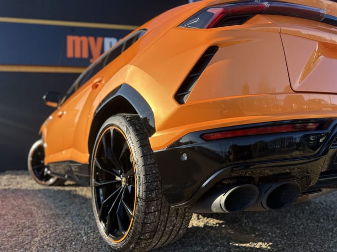 2025 Lamborghini Urus