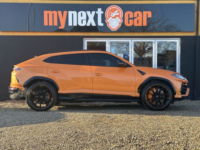 2025 Lamborghini Urus