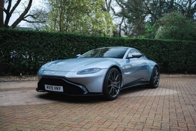 2025 Aston Martin Vantage