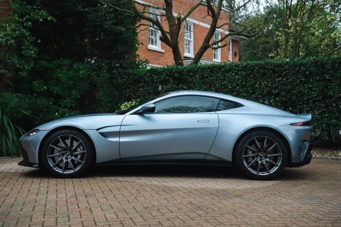 2025 Aston Martin Vantage