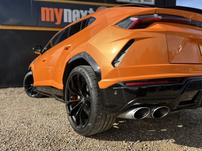 2025 Lamborghini Urus