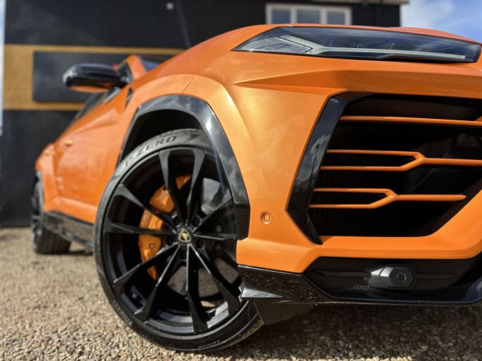 2025 Lamborghini Urus