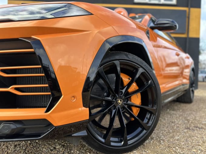 2025 Lamborghini Urus