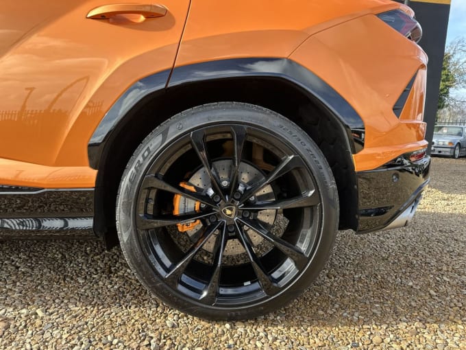 2025 Lamborghini Urus