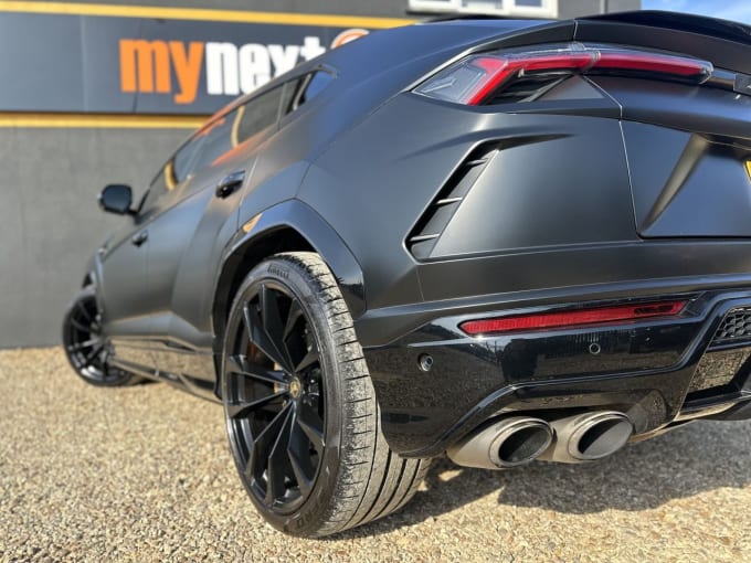 2025 Lamborghini Urus