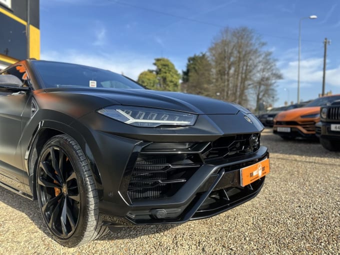 2025 Lamborghini Urus