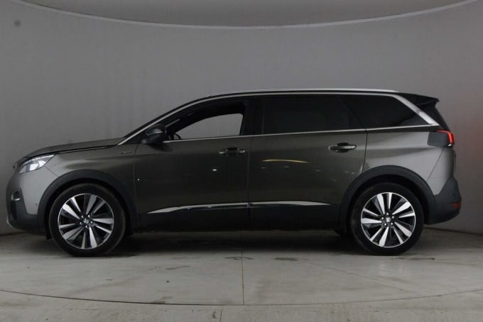 2025 Peugeot 5008