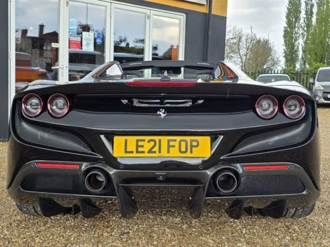 2025 Ferrari F8