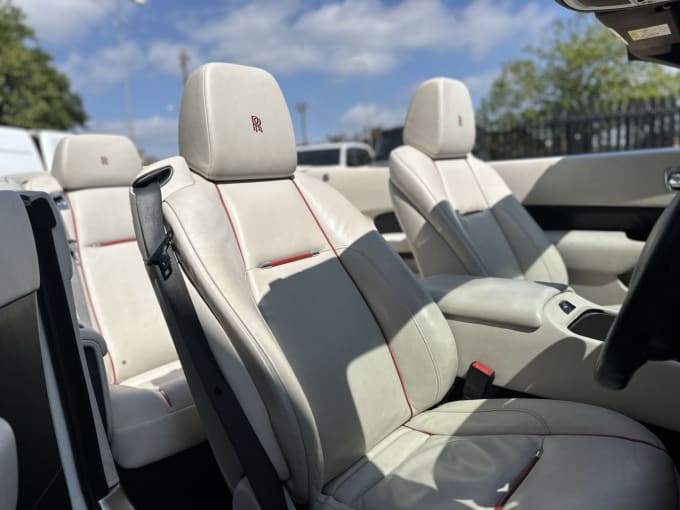 2025 Rolls-royce Dawn