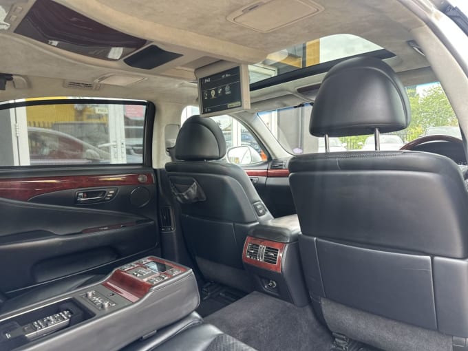 2025 Lexus Ls
