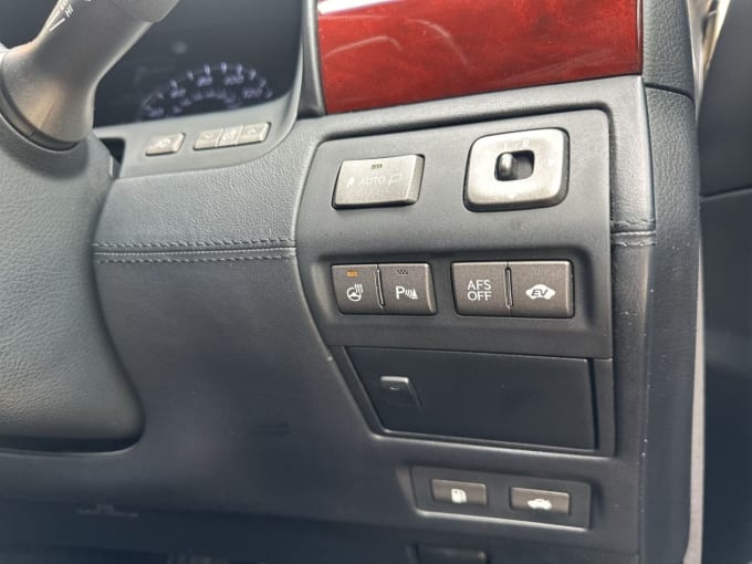 2025 Lexus Ls