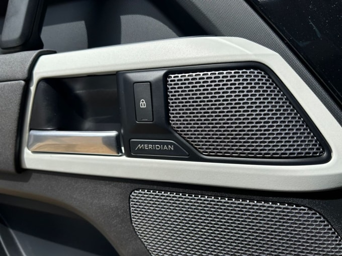 2025 Land Rover Defender