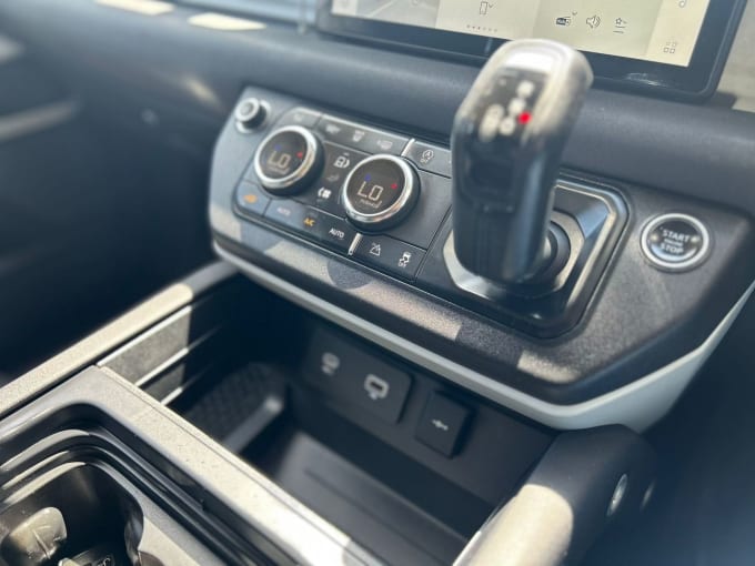 2025 Land Rover Defender