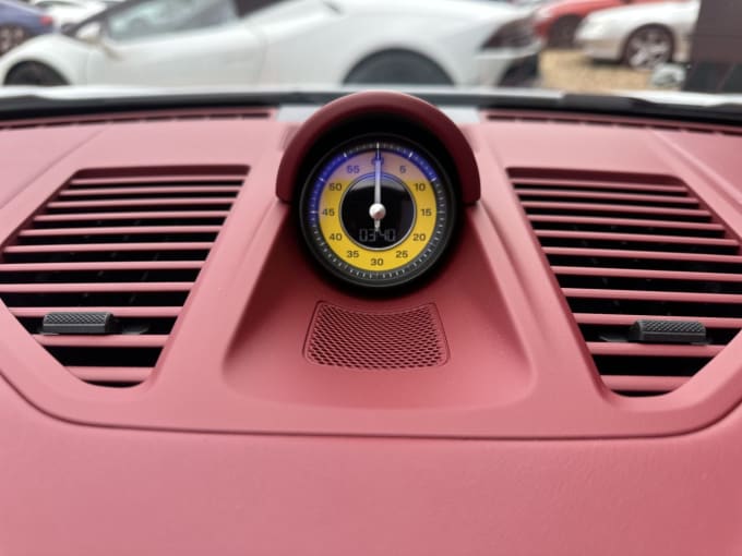 2025 Porsche 911