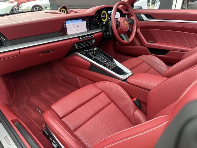 2025 Porsche 911
