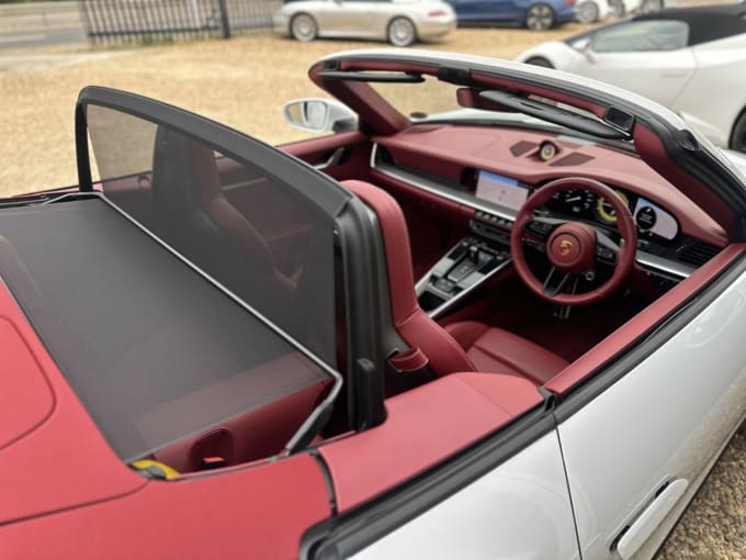 2025 Porsche 911