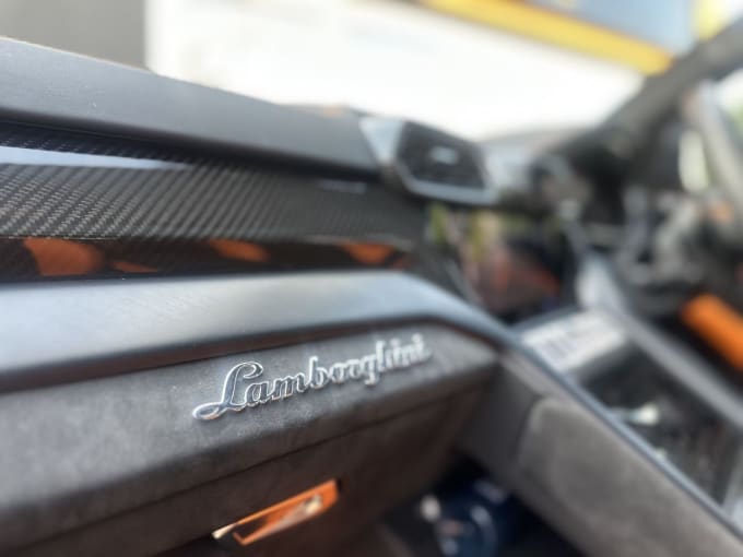 2025 Lamborghini Urus