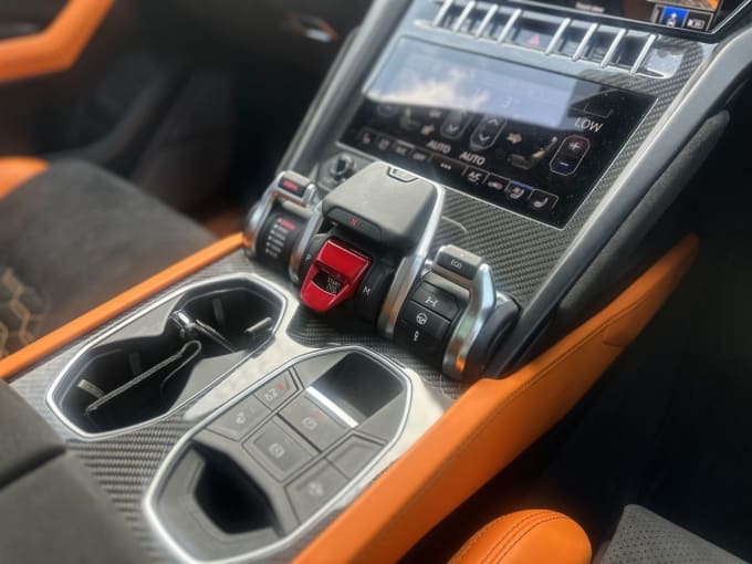 2025 Lamborghini Urus