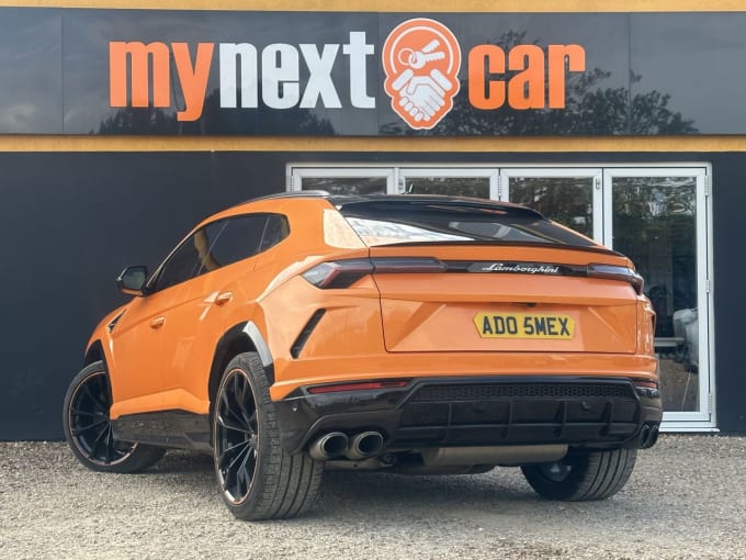 2025 Lamborghini Urus
