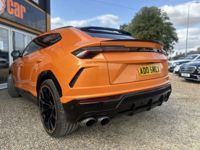 2025 Lamborghini Urus